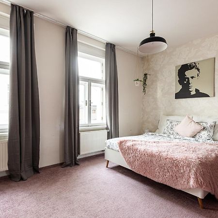 Nice Big Apartment 2Bds - Belgicka Prag Exterior foto