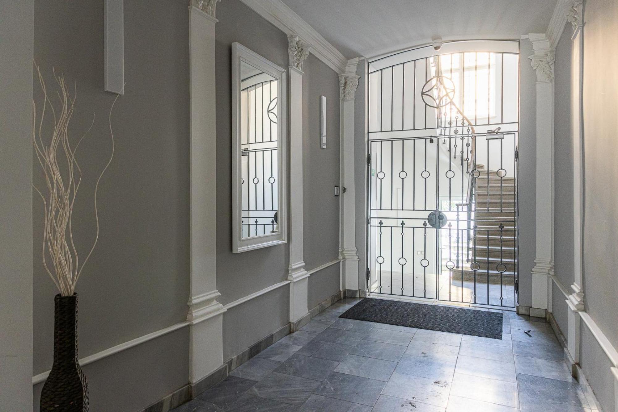 Nice Big Apartment 2Bds - Belgicka Prag Exterior foto