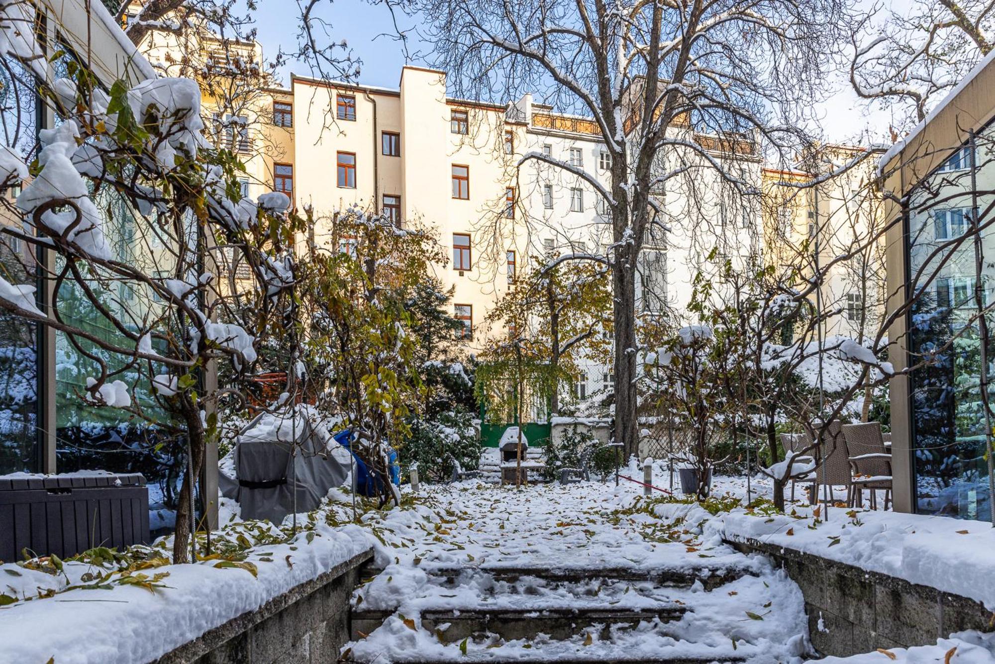 Nice Big Apartment 2Bds - Belgicka Prag Exterior foto